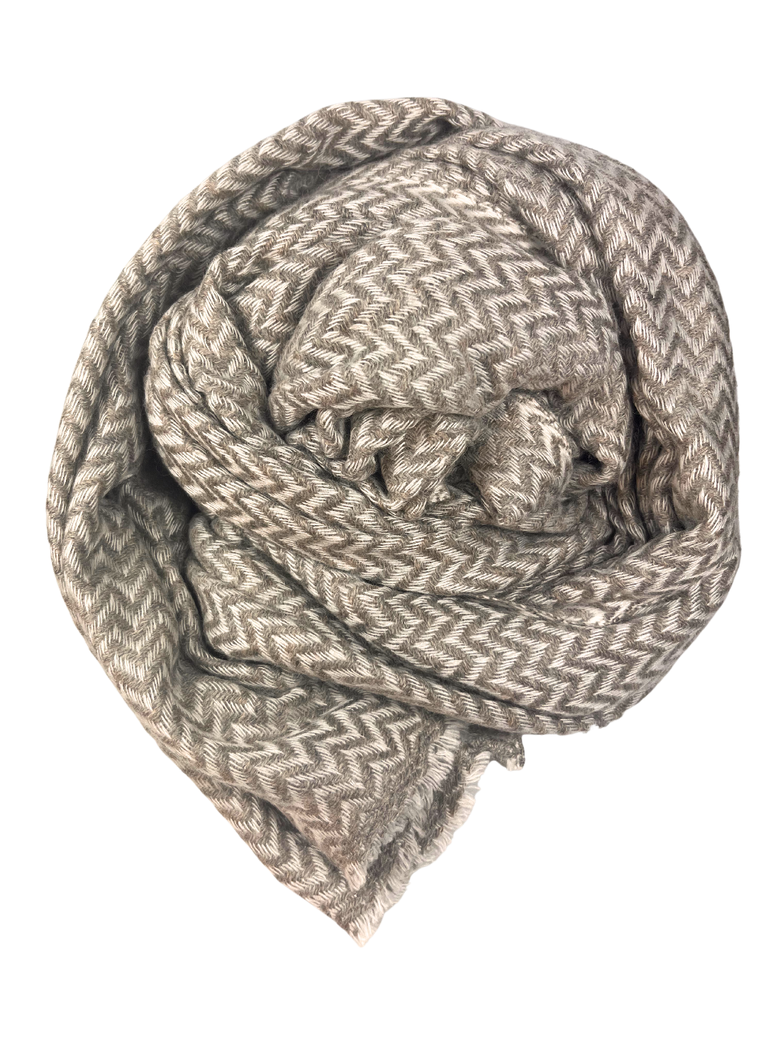 Kamelhaarschal in warmem Grauton hell, kunstvoll zu einer Spirale gerollt – mit feinem Fischgrätmuster und weicher, natürlicher Struktur. Der edle, handgefertigte Schal vereint zeitloses Design mit nachhaltiger Eleganz. Freigestellt auf schwarzem Hintergrund – ideal für hochwertige Produktpräsentationen.