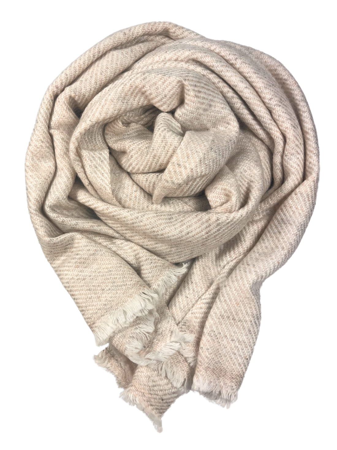 Kamelhaarschal in warmem Beigeton, kunstvoll zu einer Spirale gerollt – mit feinem Fischgrätmuster und weicher, natürlicher Struktur. Der edle, handgefertigte Schal vereint zeitloses Design mit nachhaltiger Eleganz. Freigestellt auf schwarzem Hintergrund – ideal für hochwertige Produktpräsentationen.