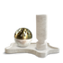 Modernes Design-Set aus hellem Travertinstein mit goldfarbener Räucherkugel und passendem Kerzenhalter auf einer organisch geformten Steinplatte – stilvolle Kombination für achtsame Rituale und dekoratives Ambiente.