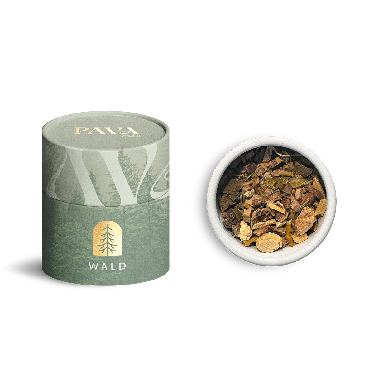Wald Räuchermischung von PAVAFUMA – eine naturverbundene Duftkomposition aus Hölzern, Harzen und Waldkräutern für Erdung und Klarheit. Links im Bild die stilvolle, grün gestaltete Tube mit goldgeprägtem Tannen-Symbol, rechts die geöffnete Tube von oben mit sichtbar natürlicher Mischung aus fein gehackter Rinde, Nadeln und Harzen.