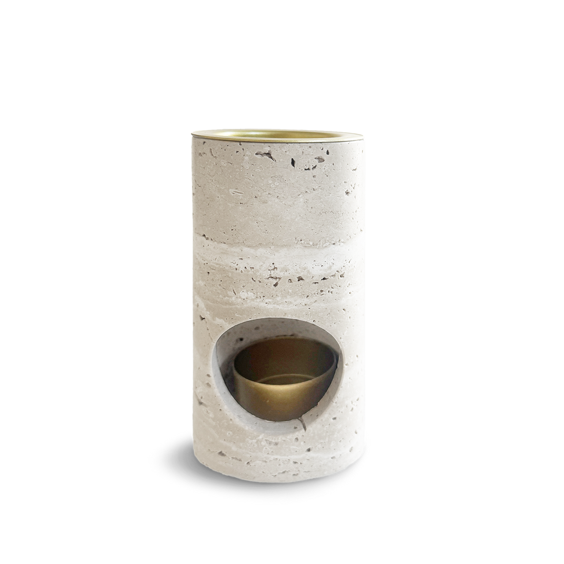 Minimalistische Duftlampe aus hellem Travertin von PAVA FUMA mit eingelassener Messingschale – ideal für ätherische Öle oder Naturharze. Die warme Flamme des Teelichts sorgt für sanfte Duftentfaltung und ein stilvolles Ambiente.