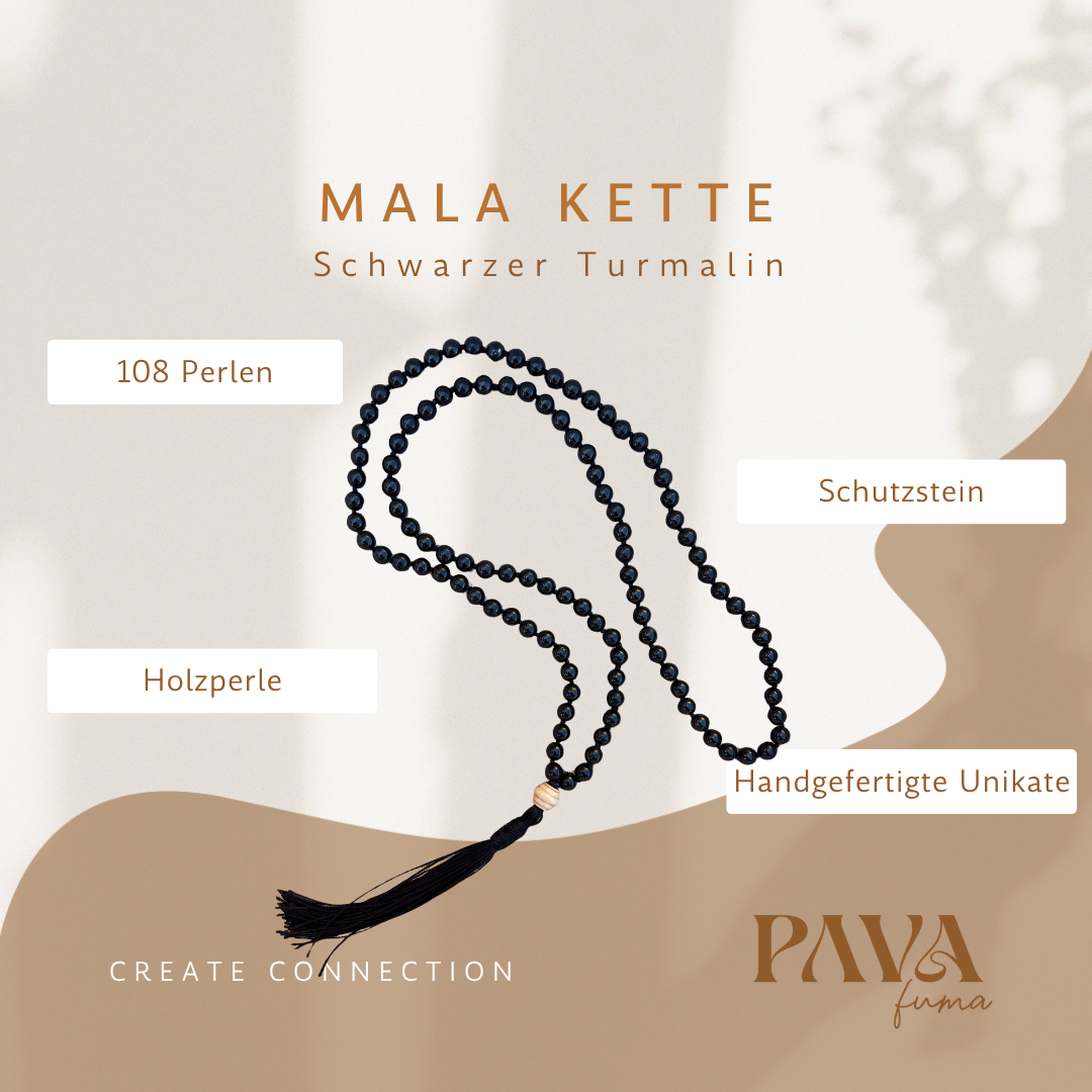 Mala Kette aus schwwarzen Turmalin mit Holzperle auf PAVA FUMA rklärungshintergrund