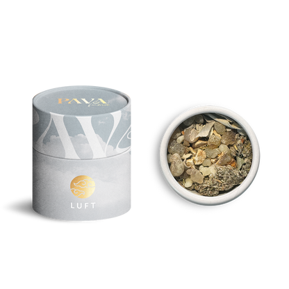PAVA FUMA Räuchermischung ‚Element Luft‘ – stilvolle Tube mit goldenem Luftsymbol sowie geöffnete Ansicht der naturreinen Mischung aus Weihrauch, Kräutern und Blüten – ideal für energetische Reinigung, Klarheit und belebende Räucherrituale.