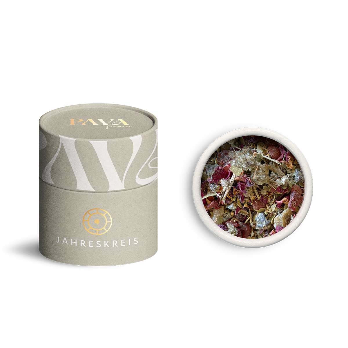 Jahreskreis Räuchermischung Litha von PAVA FUMA – stilvolle, naturfarbene Tube mit goldener Jahreskreis-Prägung. Daneben die geöffnete Tube von oben: zu sehen ist eine lebendige Mischung aus Rosenblüten, Harzen und sonnigen Kräutern – inspiriert von der Sommersonnenwende und der Fülle des Lichts.